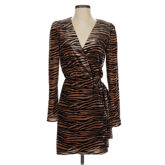 Wayf Dresses & Skirts - NWT wayf faux wrap v neck plunge mini dress small animal print zebra velvet